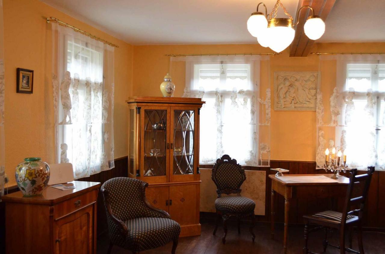 Villa Merzbach - Wohnen Wie Im Museum Mit Komfort Untermerzbach Bagian luar foto
